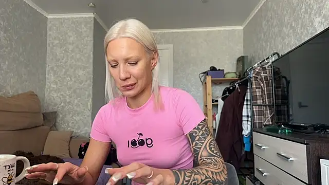 Snapshot of AnneBall chatting on 23, 4, 2026 AnneBall online show from 23, 4, 2026