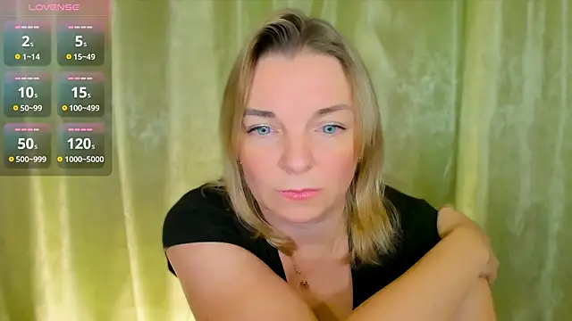 Snapshot of Regina__blue chatting on 17, 12, 2024 Regina blue online show from 17, 12, 2024