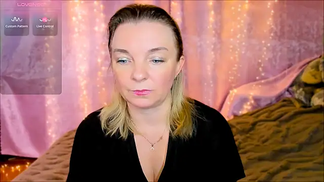 Snapshot of Regina__blue chatting on 23, 1, 2025 Regina blue online show from 23, 1, 2025