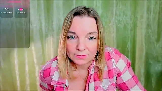 Snapshot of Regina__blue chatting on 11, 3, 2025 Regina blue online show from 11, 3, 2025