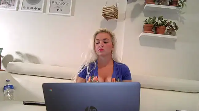 badblondebunny online show from 8, 3, 2025