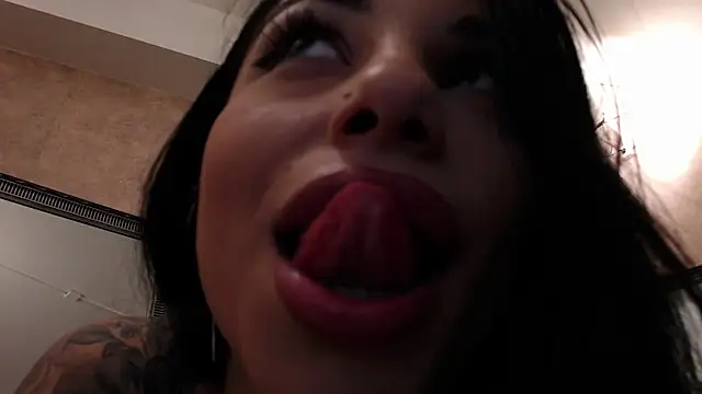 MissJuliax online show from 3, 1, 2025