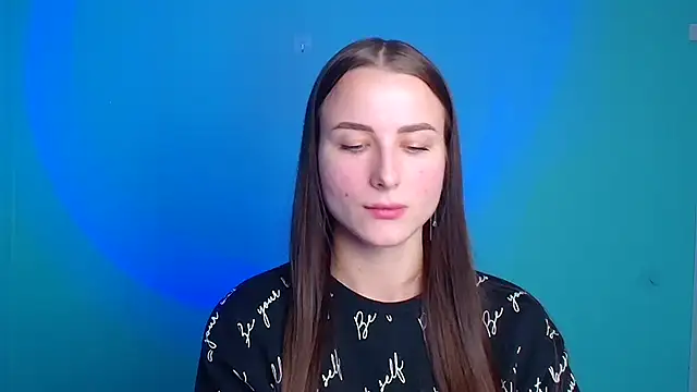 Eva Janee online show from 9, 10, 2025