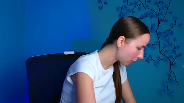 Eva Janee online show from 7, 7, 2026