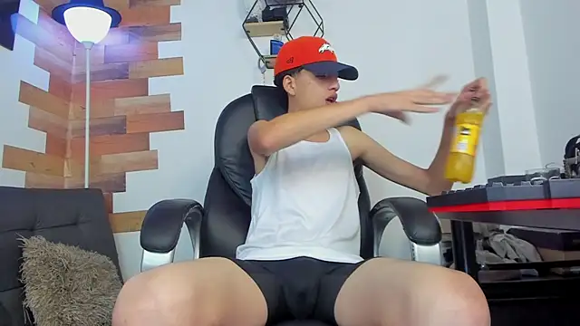 Snapshot of Kenbils chatting on 3, 1, 2025 Kenbils online show from 3, 1, 2025