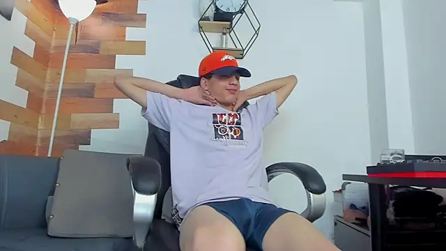 Snapshot of Kenbils chatting on 23, 2, 2025 Kenbils online show from 23, 2, 2025