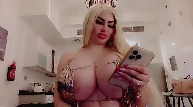 Snapshot of bibibugatti chatting on 11, 2, 2025 bibibugatti online show from 11, 2, 2025