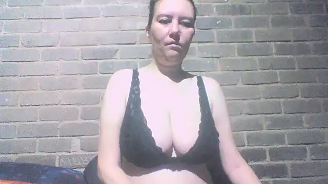 EksJouneMwah online show from 18, 11, 2025