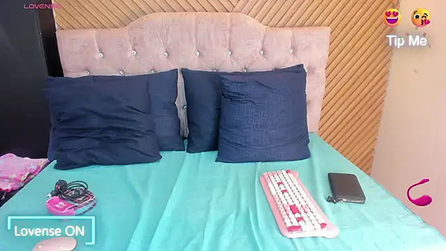 Snapshot of EvaaLovia1 chatting on 13, 1, 2026 EvaaLovia1 online show from 13, 1, 2026