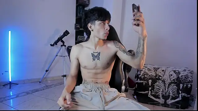 Snakebutterfly online show from 19, 10, 2025