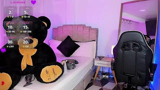 alexia mattel online show from 8, 11, 2025