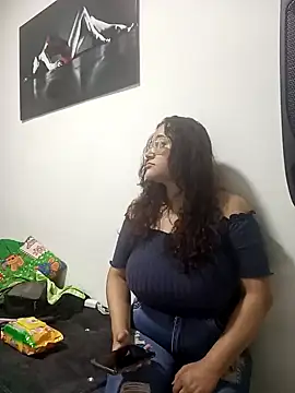 skarleth001 online show from 18, 12, 2024