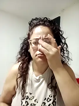 skarleth001 online show from 5, 1, 2025