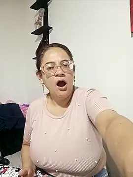 skarleth001 online show from 2, 2, 2025