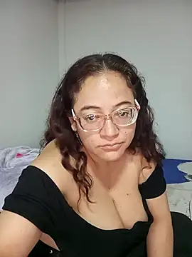 skarleth001 online show from 14, 2, 2025