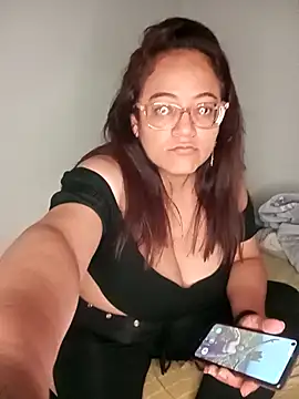 skarleth001 online show from 26, 2, 2025