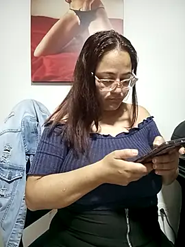 skarleth001 online show from 5, 3, 2025