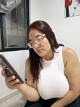 skarleth001 online show from 6, 3, 2025