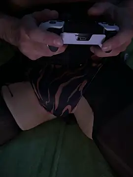 Snapshot of tsbeginnerfun chatting on 13, 11, 2025 tsbeginnerfun online show from 13, 11, 2025