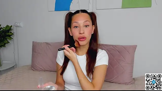 SelenaRousey online show from 4, 5, 2026
