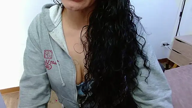 Snapshot of AlexandraJones_ chatting on 4, 10, 2025 AlexandraJones  online show from 4, 10, 2025