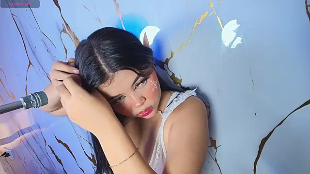 Snapshot of Lizz_Tender chatting on 5, 12, 2025 Lizz Tender online show from 5, 12, 2025