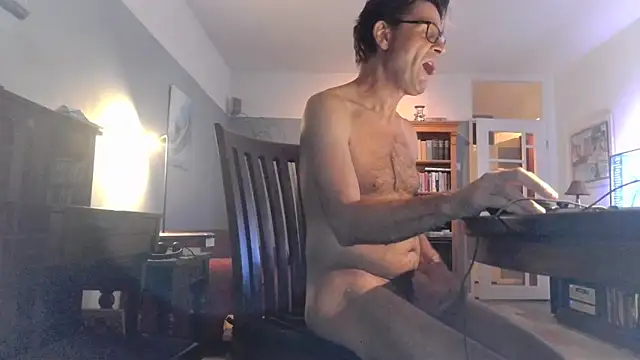 Snapshot of RolfS chatting on 20, 9, 2025 RolfS online show from 20, 9, 2025