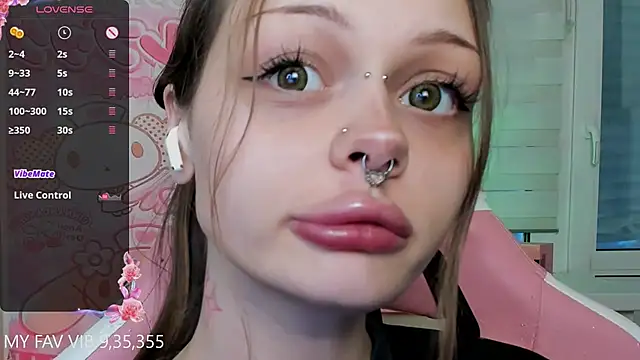 Snapshot of shy_melony chatting on 6, 3, 2026 shy melony online show from 6, 3, 2026