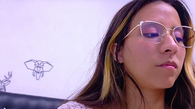 Skinny hottie18 online show from 9, 1, 2025