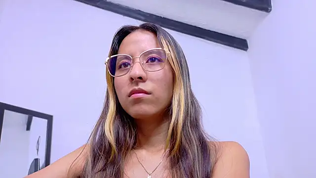 Skinny hottie18 online show from 22, 1, 2025