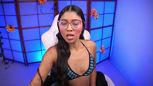 small emilie online show from 2, 10, 2025