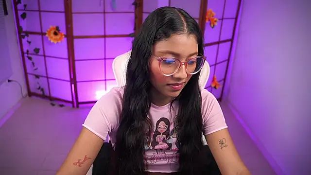 small emilie online show from 6, 10, 2025