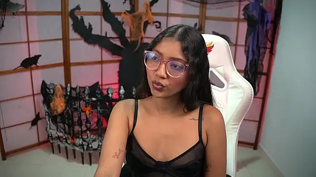 small emilie online show from 21, 10, 2025