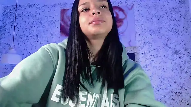 Snapshot of Zoee_babygirl chatting on 4, 1, 2025 Zoee babygirl online show from 4, 1, 2025