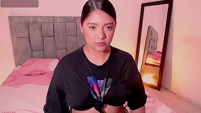 Snapshot of DIANEE_01 chatting on 5, 3, 2026 DIANEE 01 online show from 5, 3, 2026