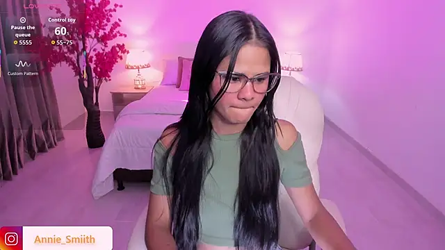 anniie smith online show from 18, 11, 2025