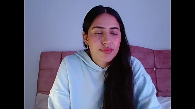 Paris-love online show from 12, 10, 2025