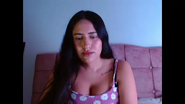 Paris-love online show from 31, 10, 2025