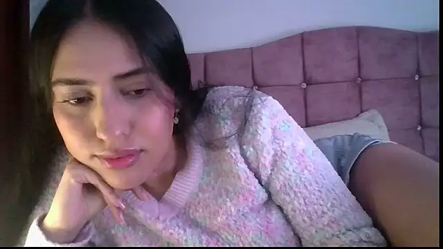 Paris-love online show from 12, 11, 2025