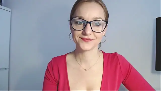 Snapshot of AliciaDesire chatting on 6, 3, 2026 AliciaDesire online show from 6, 3, 2026