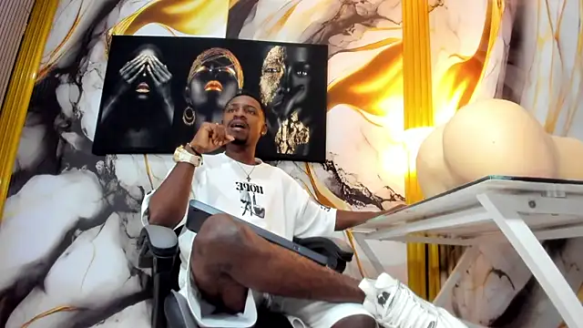 Snapshot of Thomas_shelbys chatting on 15, 11, 2025 Thomas shelbys online show from 15, 11, 2025