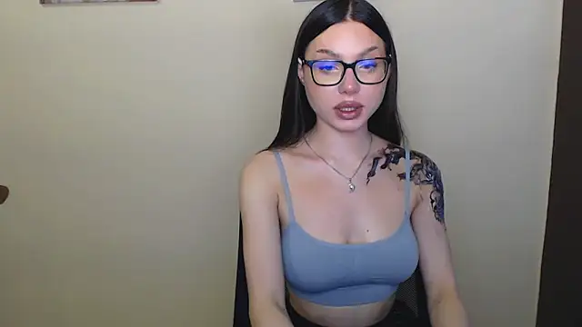 Cutesweetheart online show from 4, 2, 2025