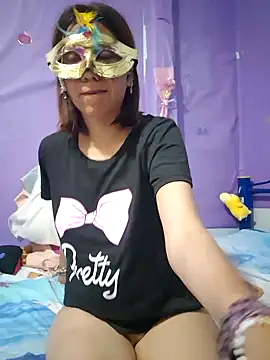 Lunababymylove online show from 13, 1, 2025