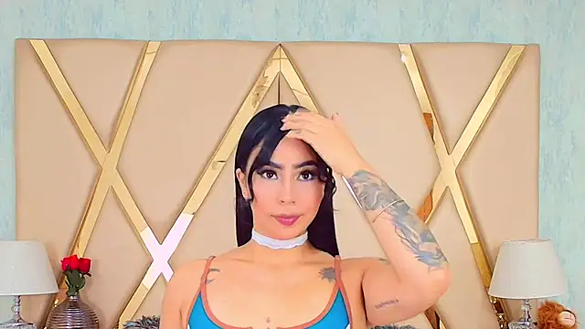 GiahDaniels online show from 13, 2, 2025