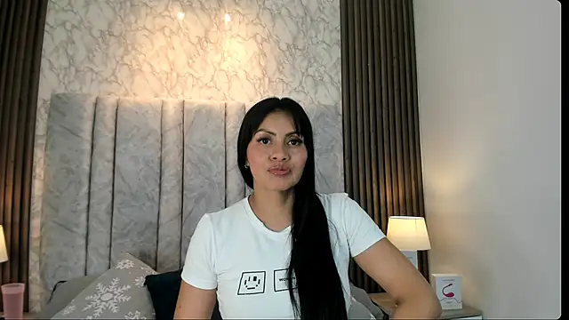 naomy smithx online show from 15, 1, 2025