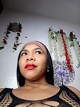 Snapshot of DIORA_Latina chatting on 25, 10, 2025 DIORA Latina online show from 25, 10, 2025