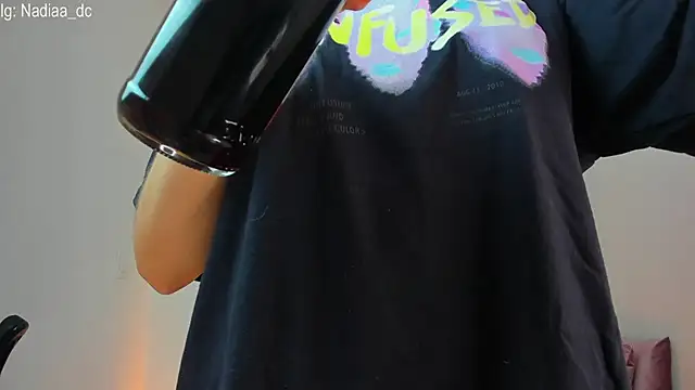 Nadiaa  online show from 12, 12, 2024