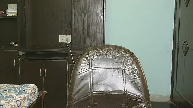 Snapshot of Zaraa_1 chatting on 8, 10, 2025 Zaraa 1 online show from 8, 10, 2025