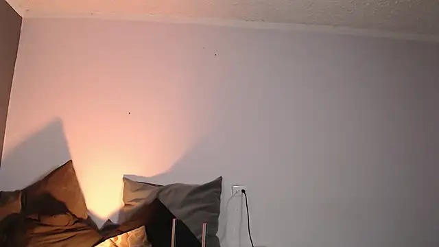Snapshot of Miiaa_wallace chatting on 6, 2, 2025 Miiaa wallace online show from 6, 2, 2025