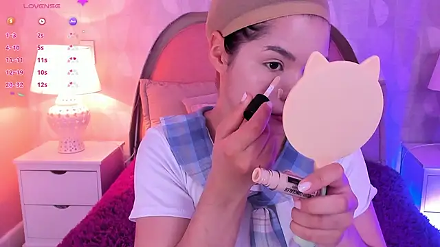 Snapshot of angeline_teen chatting on 2, 5, 2026 angeline teen online show from 2, 5, 2026